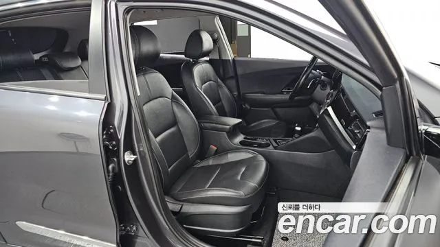 Kia Niro 2020 — фото 10