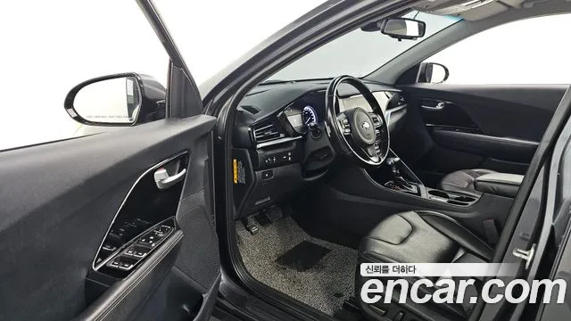 Kia Niro 2020 — фото 11