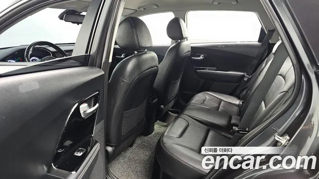 Kia Niro 2020 — фото 12