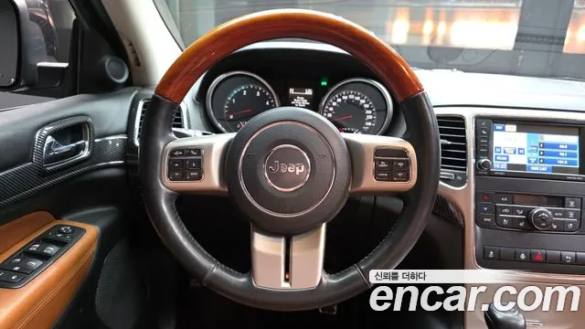 Jeep Cherokee 2012 — фото 13