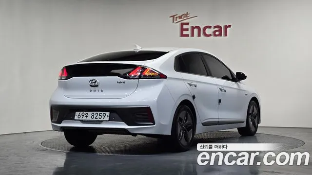 Hyundai Ioniq 2020 — фото 2