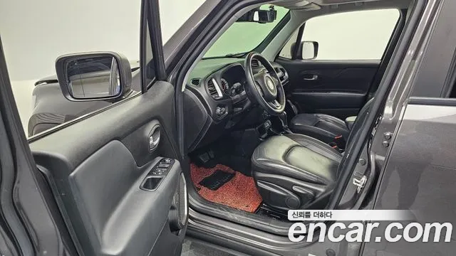 Jeep Renegade 2019 — фото 10