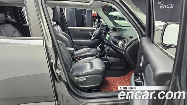 Jeep Renegade 2019 — фото 11