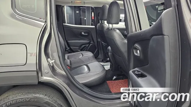 Jeep Renegade 2019 — фото 12