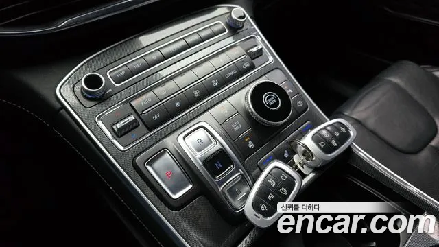 Hyundai Santafe 2021 — фото 9