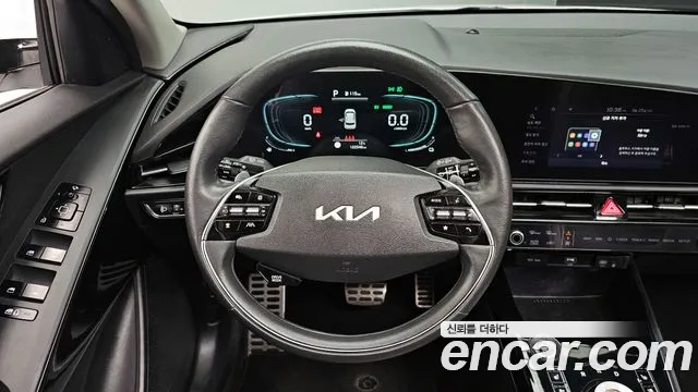 Kia Niro 2023 — фото 13