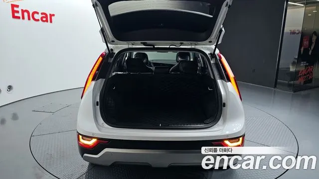Kia Niro 2023 — фото 20