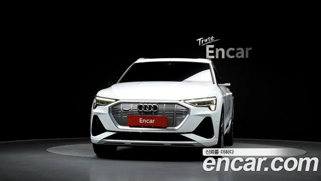 Audi e-tron 2021 — фото 3