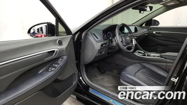 Hyundai Sonata 2022 — фото 10