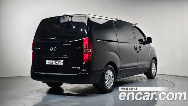 Hyundai Starex 2021 — фото 2