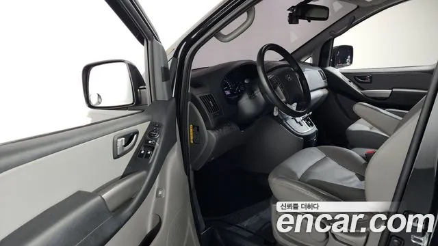 Hyundai Starex 2021 — фото 10