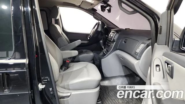 Hyundai Starex 2021 — фото 11