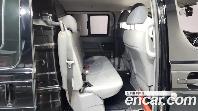 Hyundai Starex 2021 — фото 12