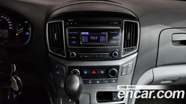 Hyundai Starex 2021 — фото 18