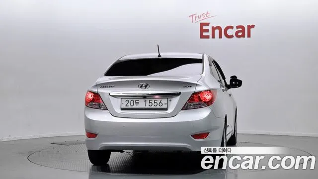 Hyundai Accent 2011 — фото 4