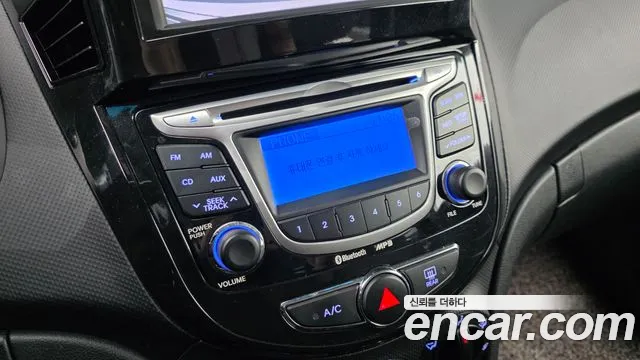 Hyundai Accent 2011 — фото 16