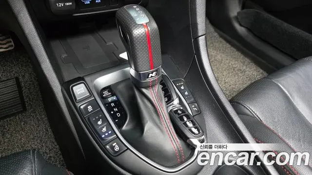 Hyundai Veloster 2018 — фото 9