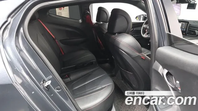 Hyundai Veloster 2018 — фото 12