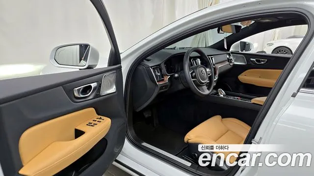 Volvo S60 2024 — фото 10