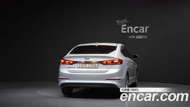 Hyundai AVANTE 2018 — фото 4
