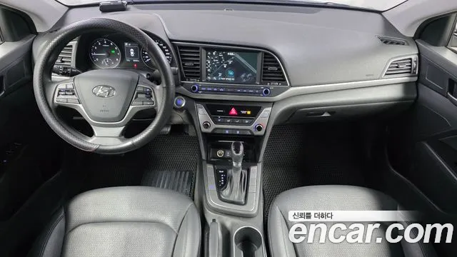 Hyundai AVANTE 2018 — фото 7