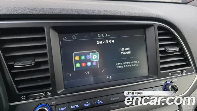 Hyundai AVANTE 2018 — фото 18