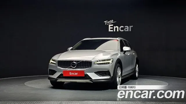 Volvo V60 2020 — фото 3