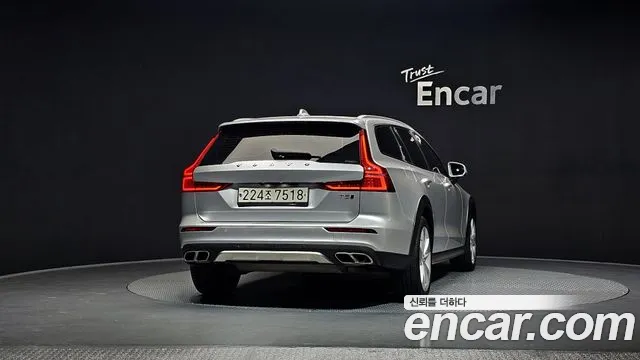 Volvo V60 2020 — фото 4