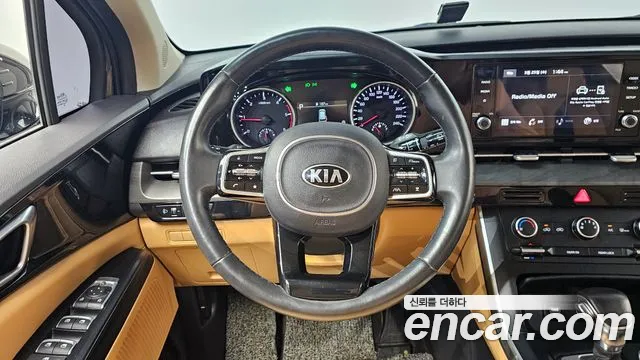 Kia Canival 2021 — фото 13