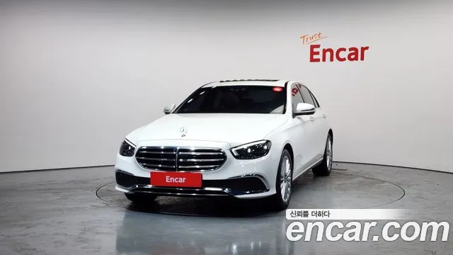 Mercedes-Benz E-Class 2022 — фото 3