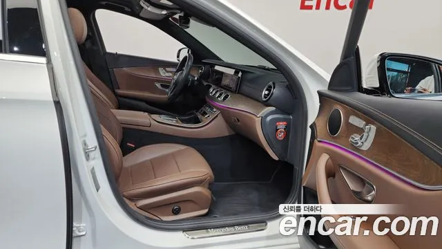 Mercedes-Benz E-Class 2022 — фото 11