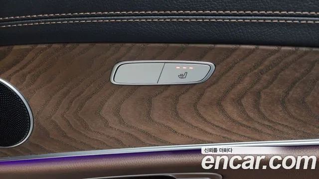 Mercedes-Benz E-Class 2022 — фото 18
