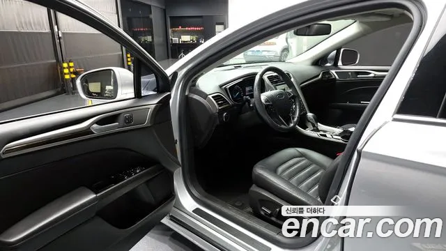 Ford Fusion 2014 — фото 10