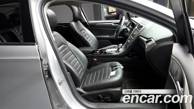 Ford Fusion 2014 — фото 11