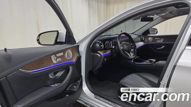 Mercedes-Benz E-Class 2020 — фото 10