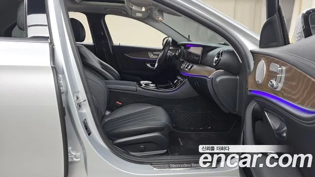 Mercedes-Benz E-Class 2020 — фото 11