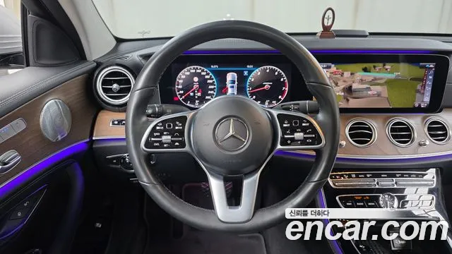 Mercedes-Benz E-Class 2020 — фото 13