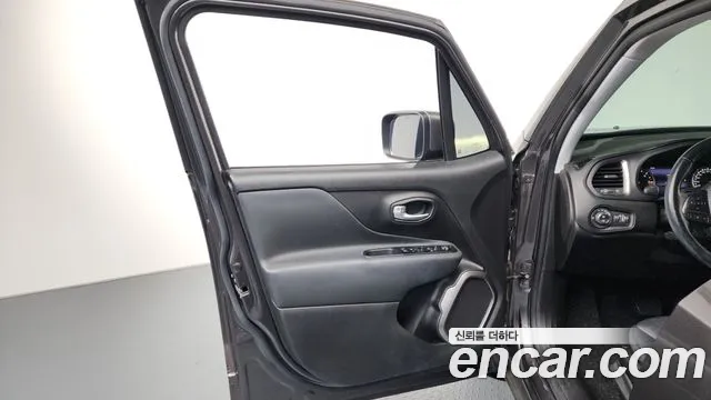 Jeep Renegade 2020 — фото 13