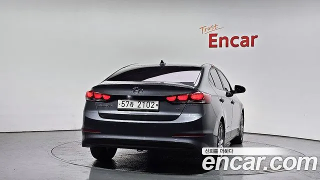 Hyundai AVANTE 2018 — фото 4