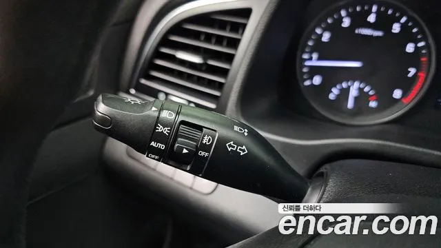 Hyundai AVANTE 2018 — фото 16