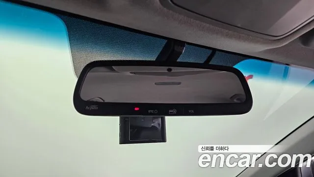 Hyundai AVANTE 2018 — фото 20