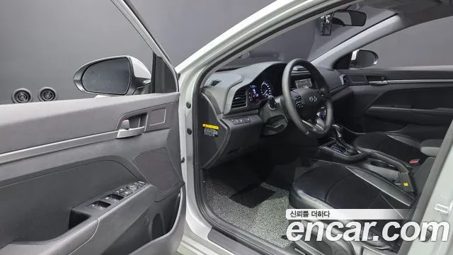 Hyundai AVANTE 2019 — фото 13