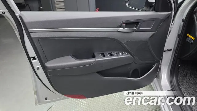 Hyundai AVANTE 2019 — фото 14