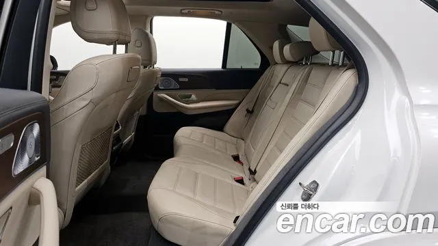 Mercedes-Benz GLE-Class 2020 — фото 12
