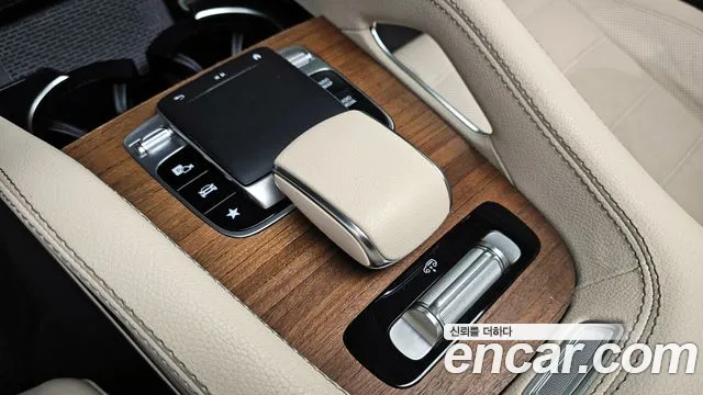 Mercedes-Benz GLE-Class 2020 — фото 16