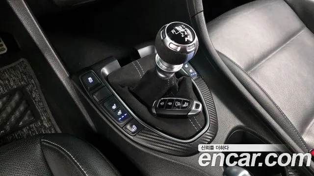 Hyundai Veloster 2019 — фото 9