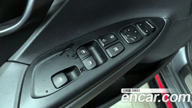 Hyundai Veloster 2019 — фото 16