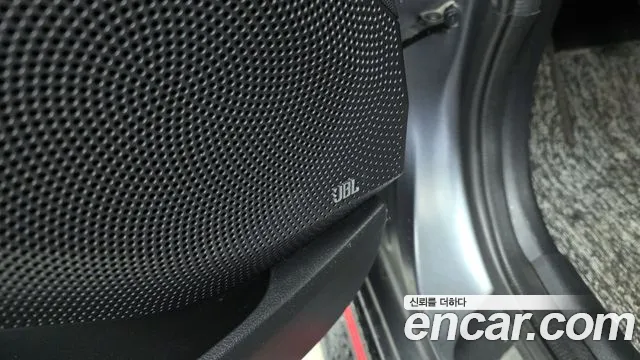 Hyundai Veloster 2019 — фото 17