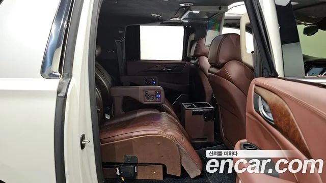 Cadillac Escalade 2015 — фото 11
