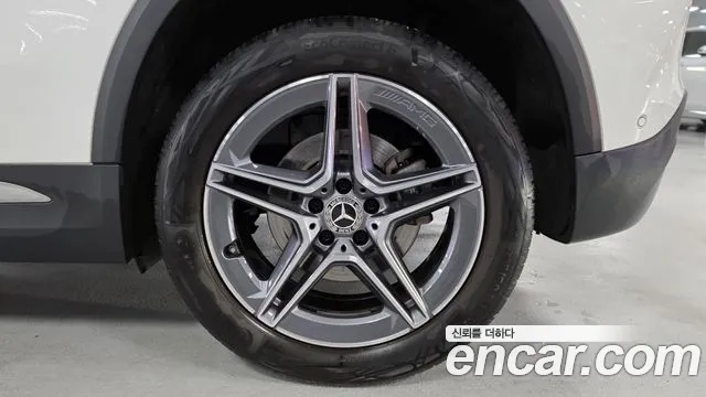 Mercedes-Benz GLA-Class 2023 — фото 5